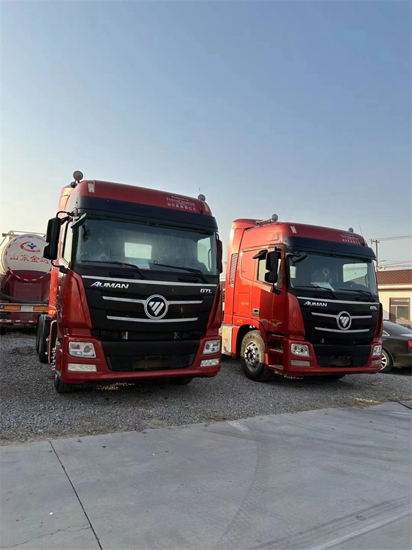 二手欧曼半挂牵引车价格