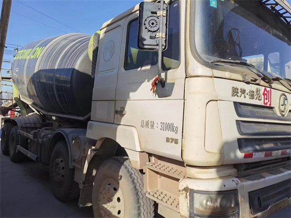 二手德龙搅拌车18方