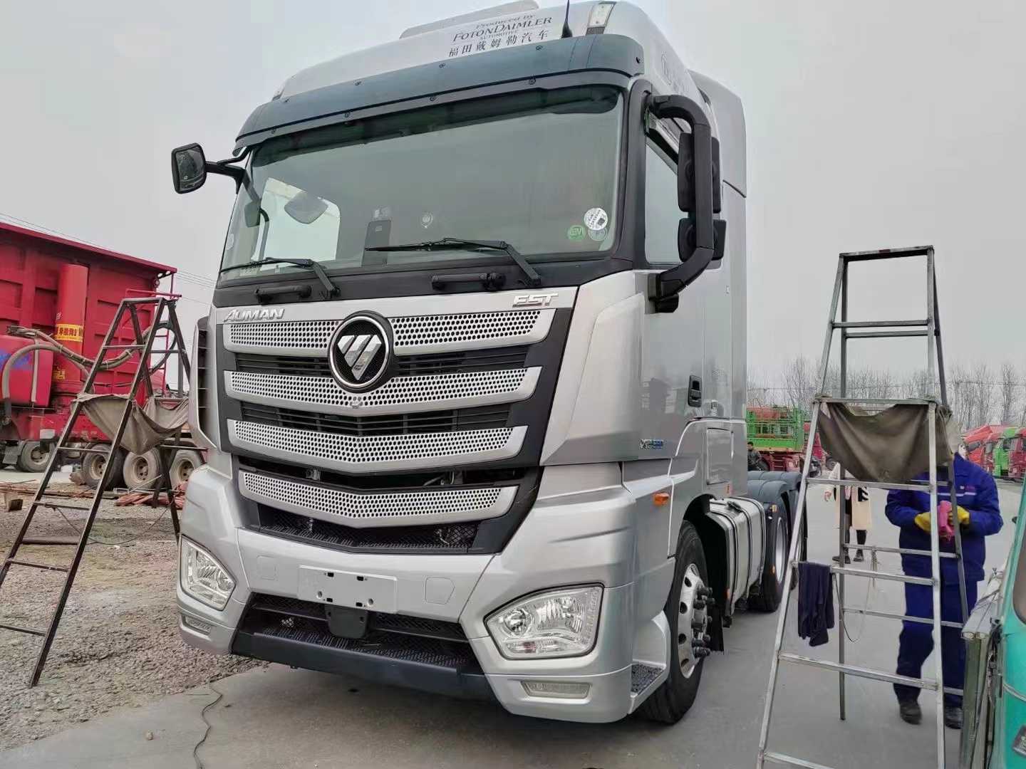 国六二手牵引车