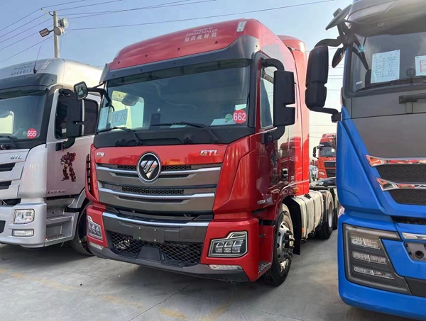 二手欧曼牵引车报价