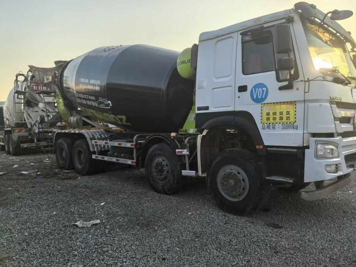 二手豪沃16方搅拌车，二手搅拌车市场