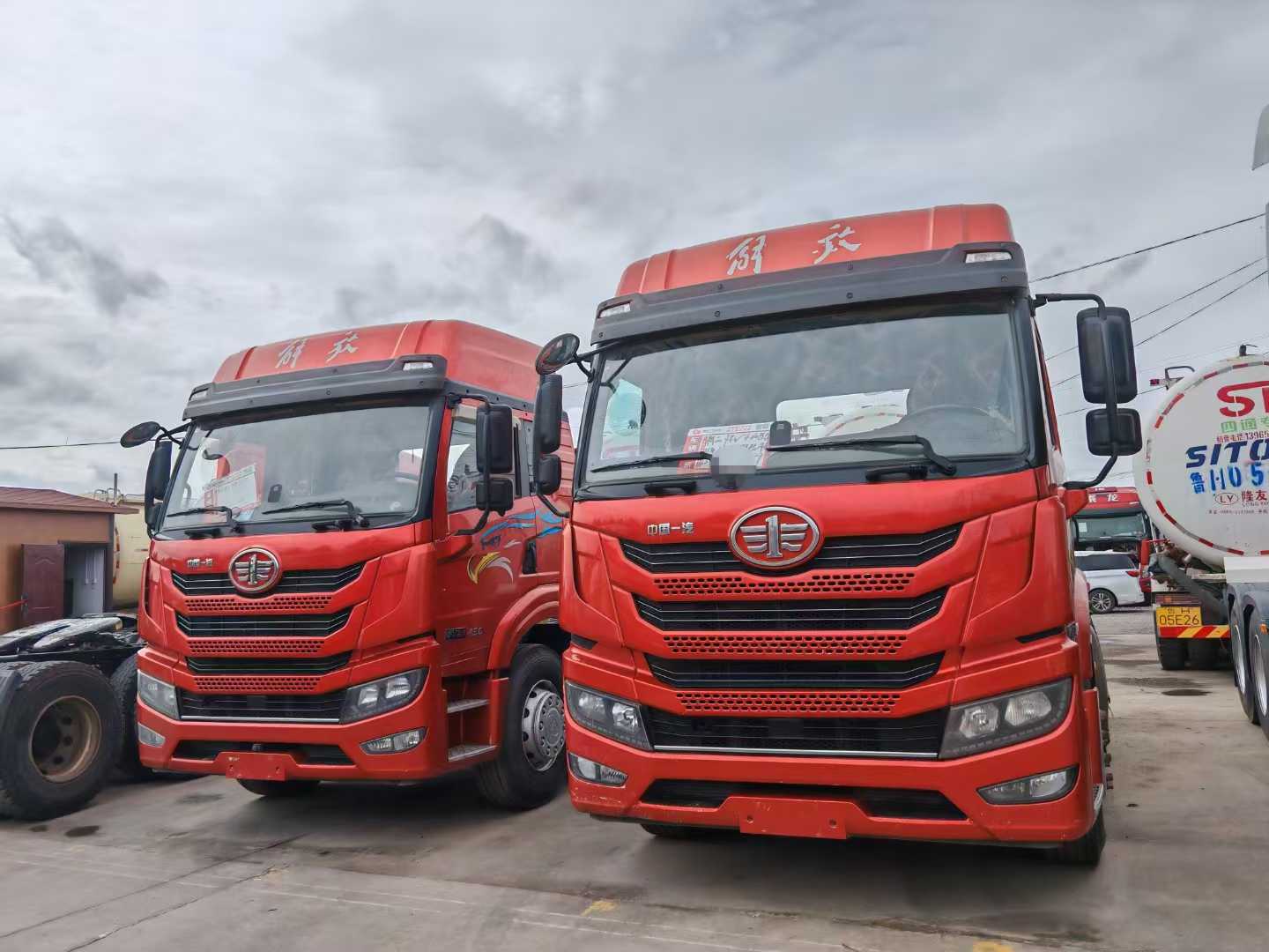 非凡娱乐二手货车市场里的老货车情缘：安全行驶 不超载