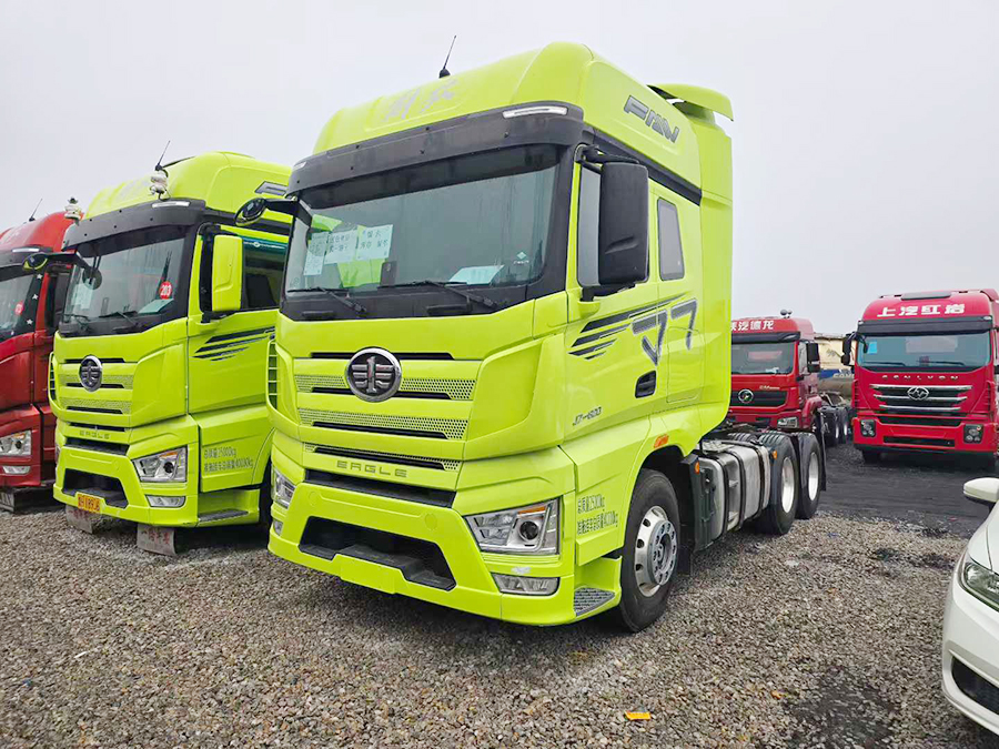 解放J7二手牵引车