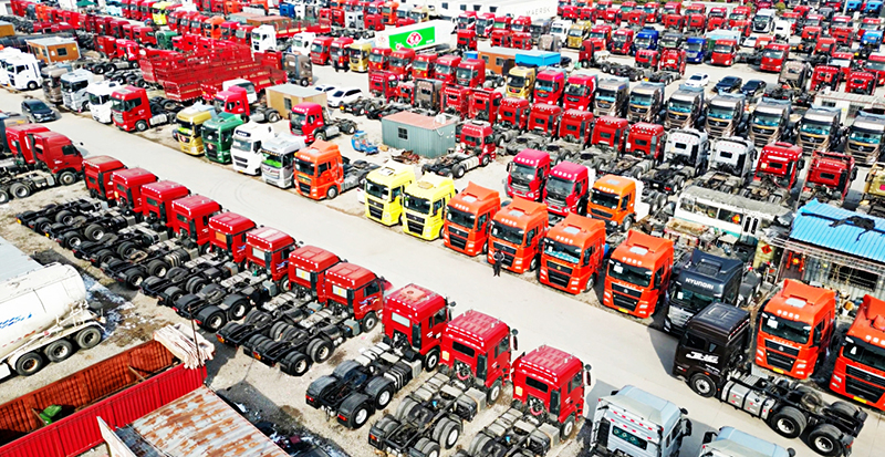 锦旗寄初心，服务暖卡友——非凡娱乐二手车市场用实力赢得信赖